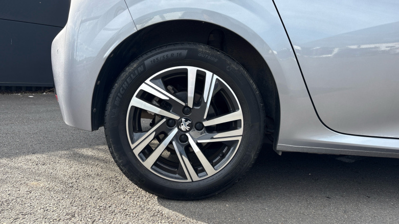 Peugeot 208 1.2 PureTech 100 Allure Premium 5dr EAT8 Petrol Hatchback